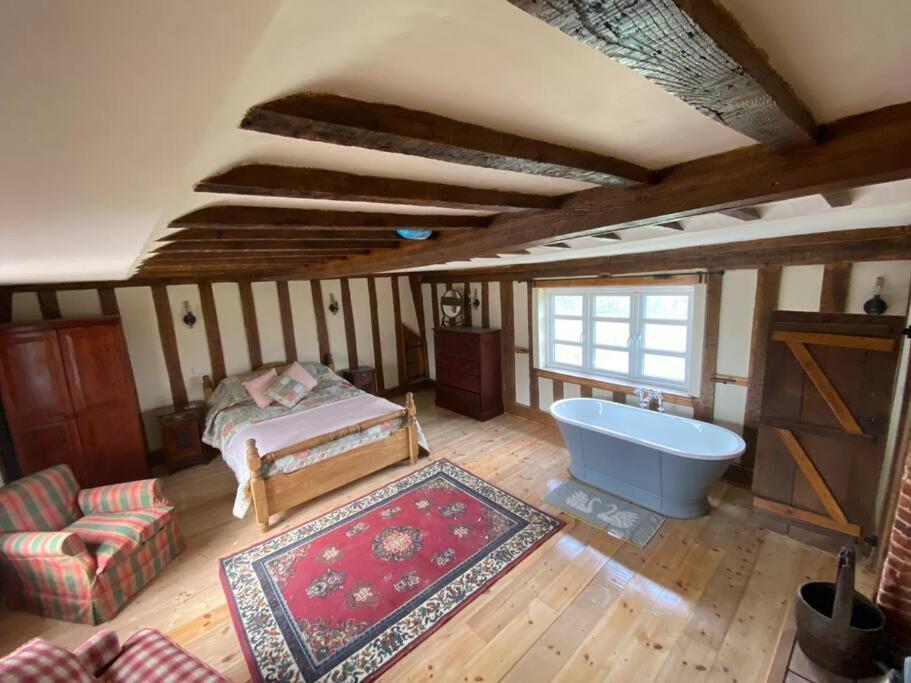 A Newly Renovated, Cosy Escape In The Beautiful Shepherd'S Cottage Dereham Eksteriør bilde