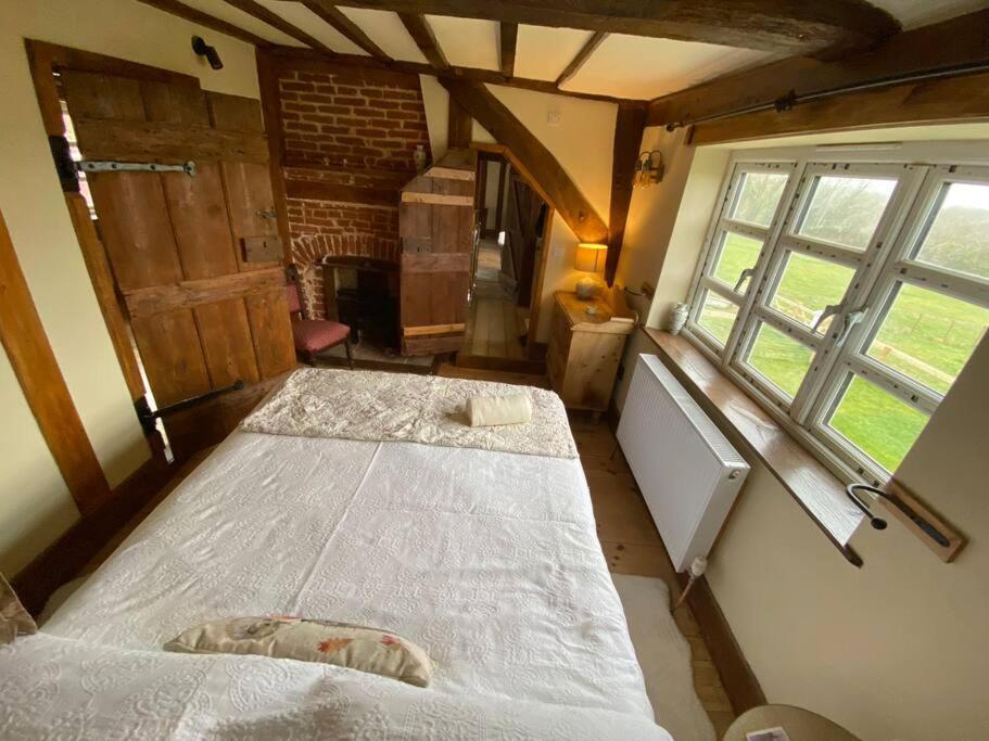 A Newly Renovated, Cosy Escape In The Beautiful Shepherd'S Cottage Dereham Eksteriør bilde