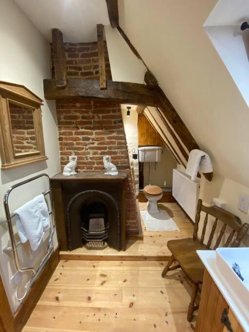 A Newly Renovated, Cosy Escape In The Beautiful Shepherd'S Cottage Dereham Eksteriør bilde