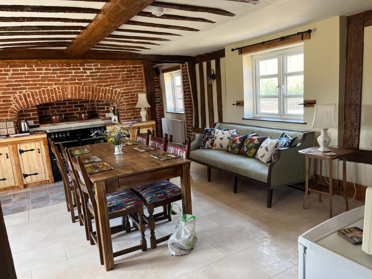 A Newly Renovated, Cosy Escape In The Beautiful Shepherd'S Cottage Dereham Eksteriør bilde